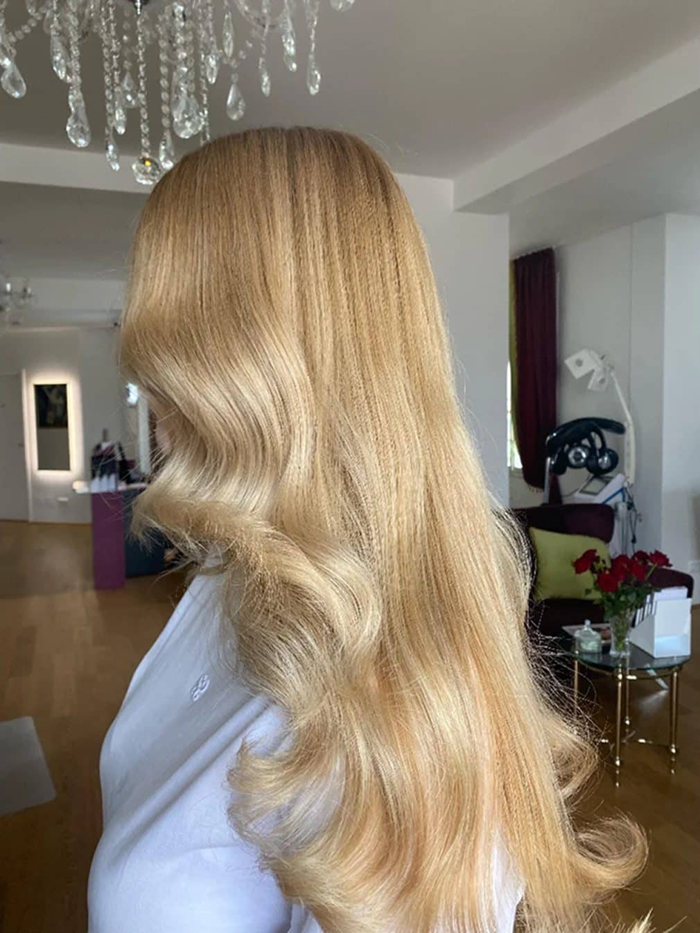 Long blonde waves, from behind